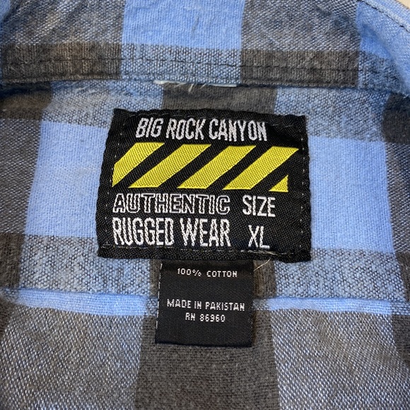 Big Rock Canyon Authentic Rugged Wear. XL. Distressed Blue & Gray Flannel. - Picture 6 of 9